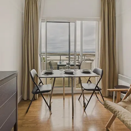 Vue Avec Balcon - Pour 2 Avec Piscine